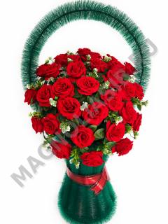 Корзина с бархатными розами Джелато выс.130/135см шир.75см 